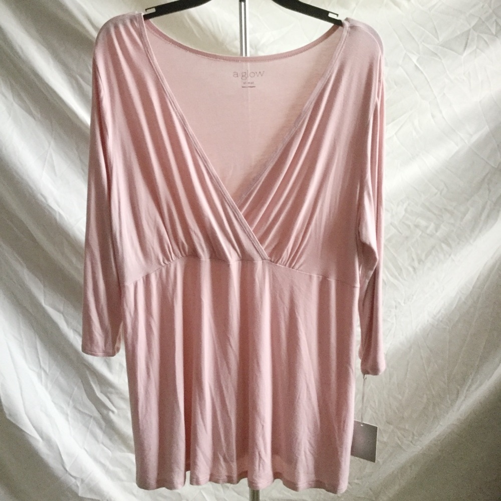 A:Glow Surplice Nursing Tee Size XL